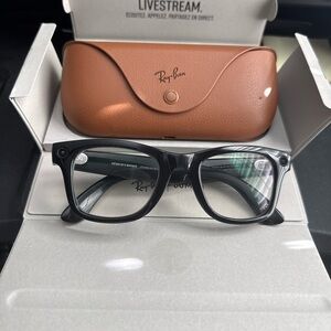 Ray-Ban Meta Wayfarer Eyeglasses with charging Case